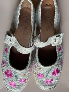 Naguisa Espadrille Mary Jane Flats with Pink Floral Embroidery